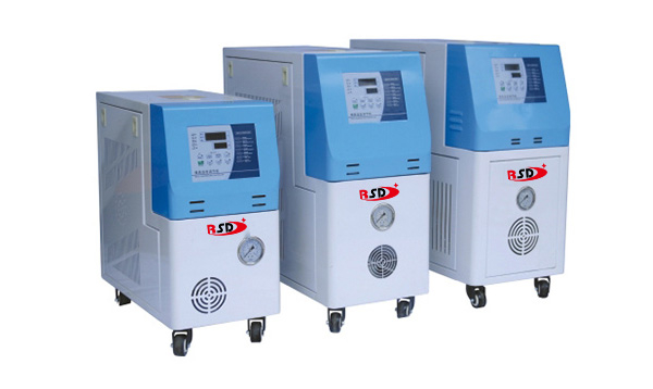 運(yun)水式模(mo)溫機