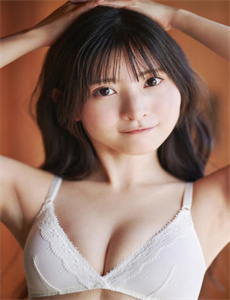 丰满双乳秘书被老板狂揉捏-黄金小子在线观看完整版无删减高清
