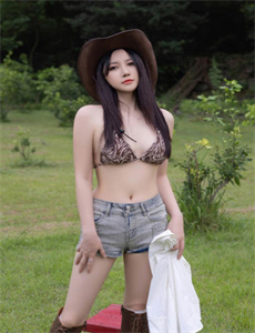 免费看裸体美女脱了衣服露视频胸-相亲对象是学生强硬的问题学生
